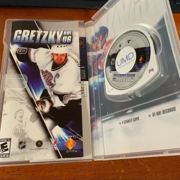 PSP GRETZKY NHL 06 ⭐️ - Picture 3 of 3